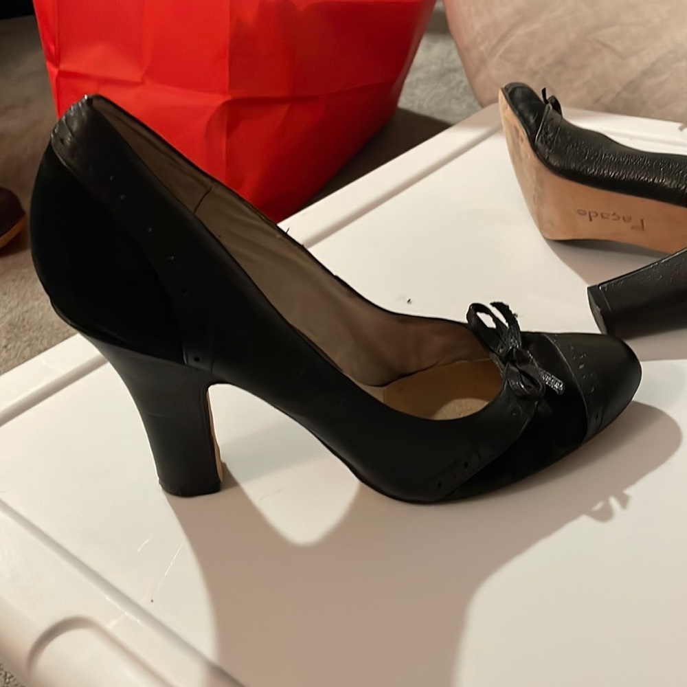 Black leather and suede high heels